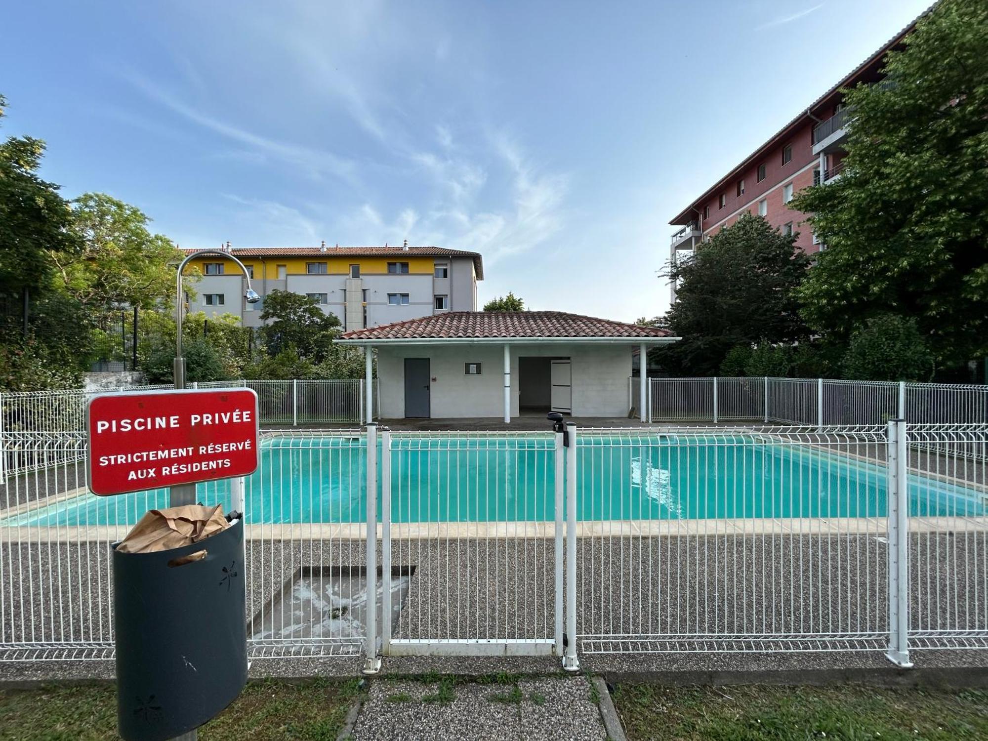 Appartement Cosy Agen Centre Avec Lit King Size Luaran gambar
